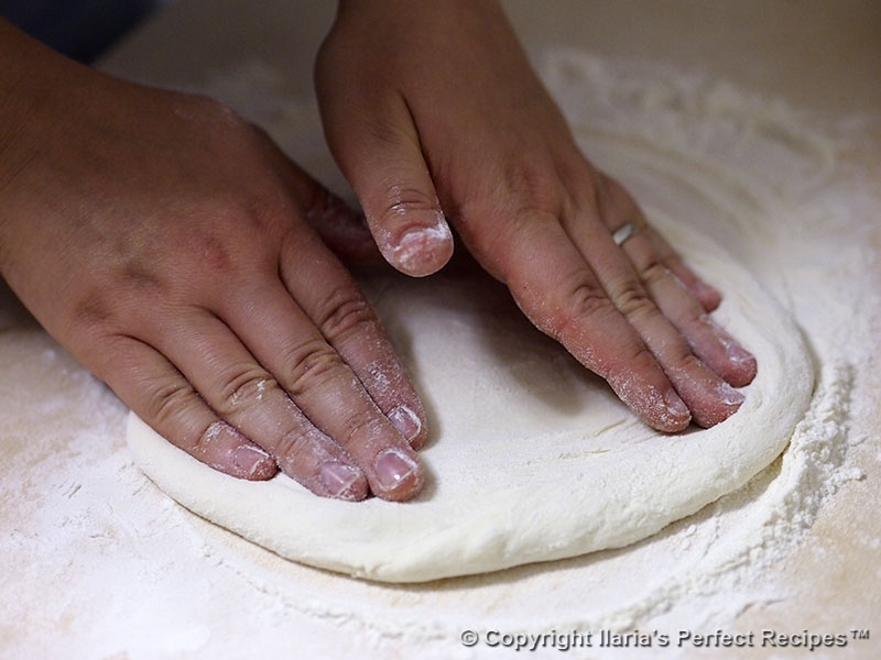 how stretching pizza