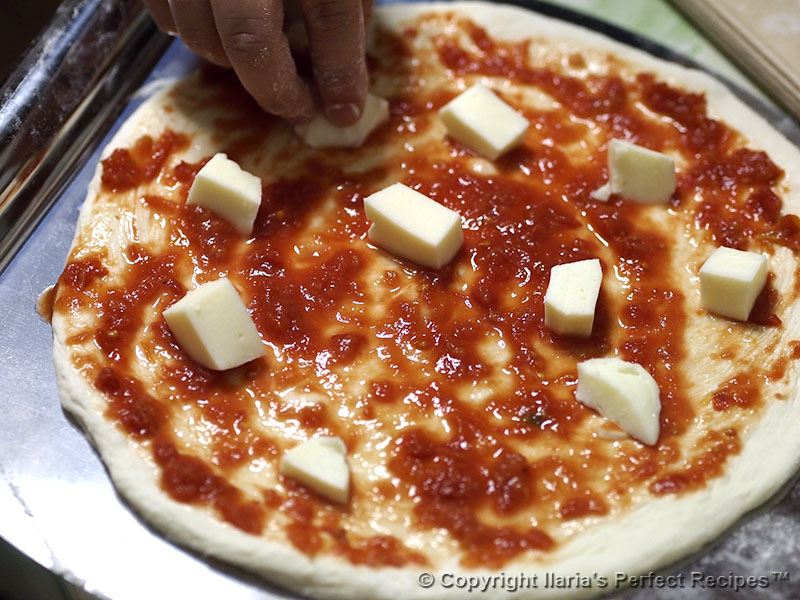 neapolitan pizza making