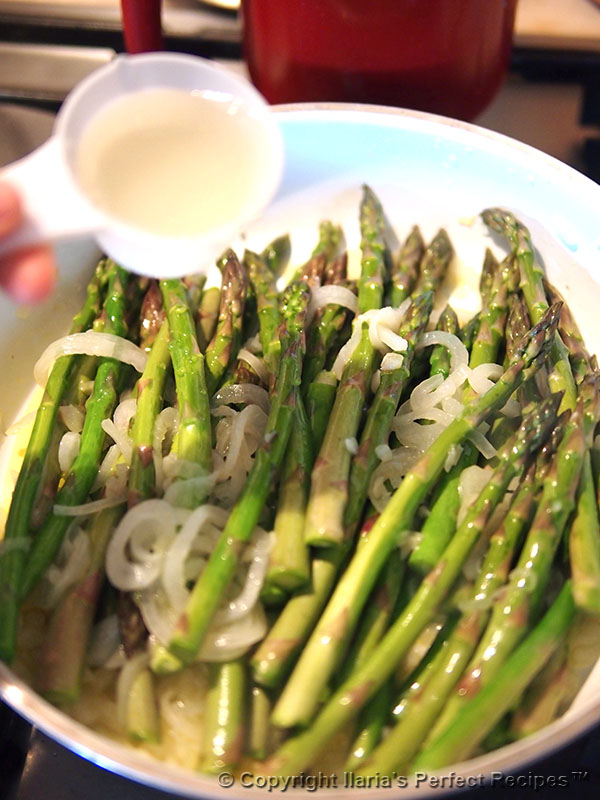 asparagus pan onion wine