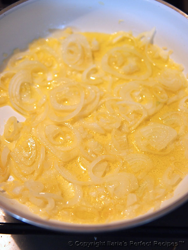 onion sliced pan butter oil
