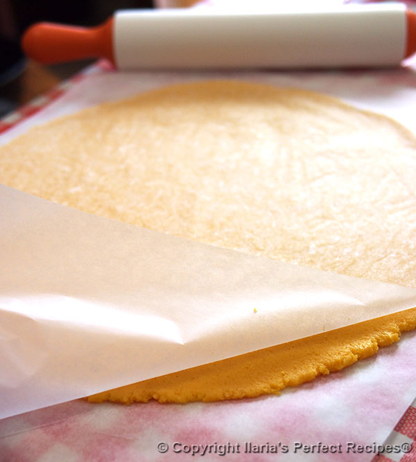 remove baking paper rolled pie crust